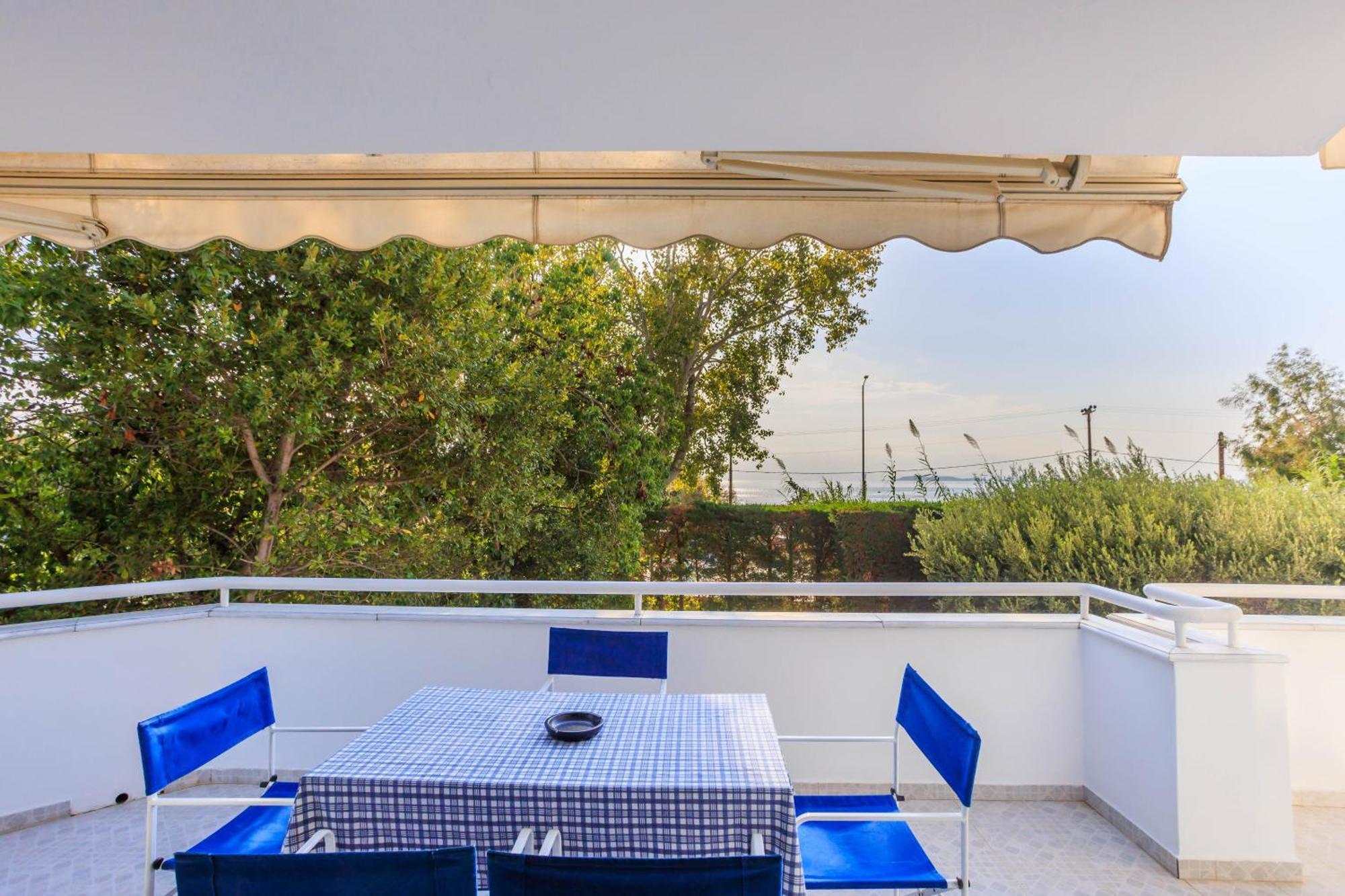 Lagonisi Beach House Kalivia Thorikou Rum bild